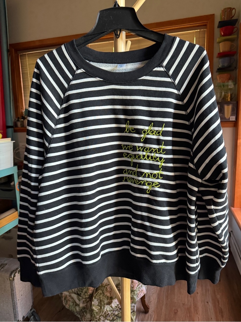 Old Navy striped sweatshirt hand-embroidered - feminist, size XL